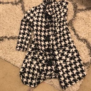 A black and white cute jacket! 🧥